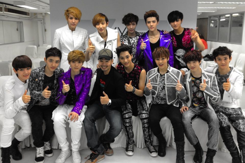 12 участники. EXO ot12. EXO 2013. Группа EXO 2012. Эхо 2021 группа.